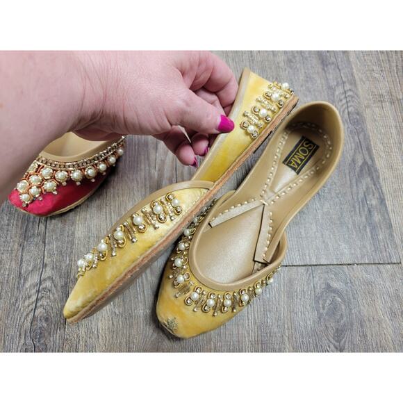 Soma Hand Artisan Made Leather Beaded Velour Pakistan Shoes 6 Flats Red Yellow - Picture 9 of 13
